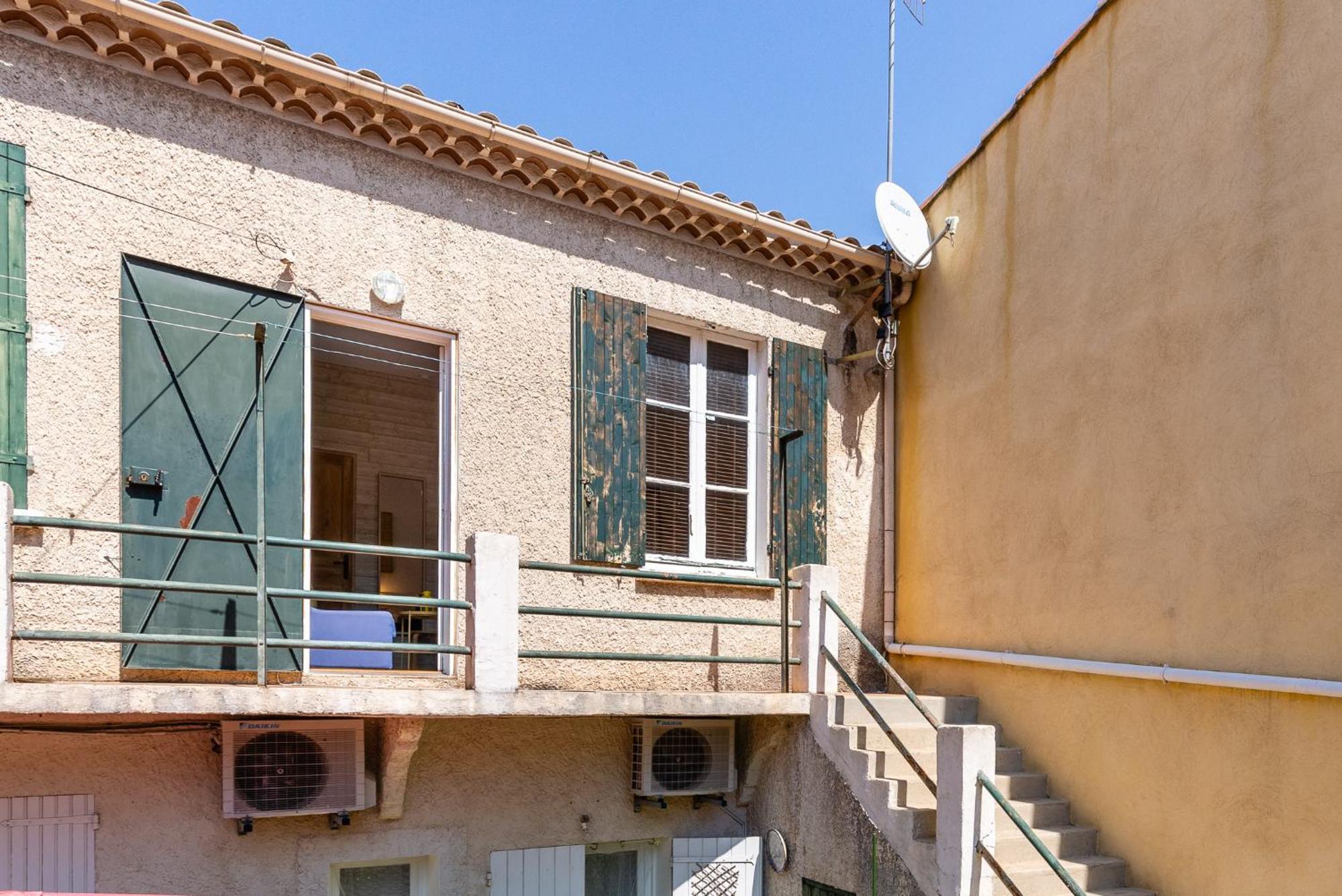 Soleil En Ville - Coeur De Ville, Climatisatise Et Au Calme Plein Sud A 300 M Du Port Vieux لا سيوتا الغرفة الصورة
